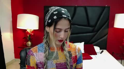 Snapshot of sophia_loreenn chatting on December 30, 3:24 pm Sofia online show from December 30, 3:24 pm