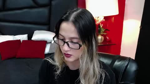 Snapshot of sophia_loreenn chatting on January 10, 11:33 am Sofia online show from January 10, 11:33 am