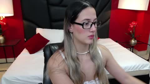 Snapshot of sophia_loreenn chatting on January 14, 2:11 pm Sofia online show from January 14, 2:11 pm