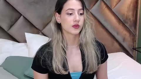 Snapshot of sophia_loreenn chatting on February 13, 11:28 am Sofia online show from February 13, 11:28 am