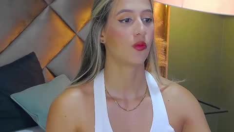 Snapshot of sophia_loreenn chatting on September 10, 1:55 pm Sofia online show from September 10, 1:55 pm