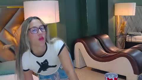 Snapshot of sophia_loreenn chatting on September 15, 2:39 pm Sofia online show from September 15, 2:39 pm