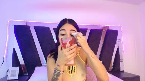 Snapshot of sophia_love__ chatting on February 11, 1:38 pm Sophia Love online show from February 11, 1:38 pm