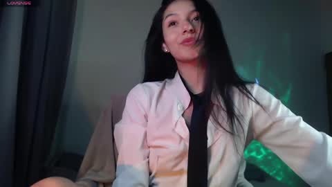Snapshot of sophia_whispers chatting on May 11, 5:02 am Sophia online show from May 11, 5:02 am