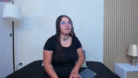 Snapshot of sophiahart_ chatting on June 20, 12:08 pm Sophia online show from June 20, 12:08 pm