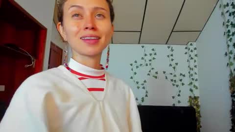 sophiamiller6 online show from March 24, 12:21 pm