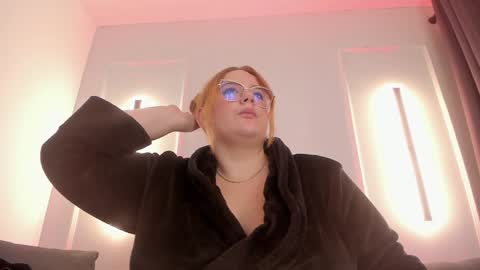 Snapshot of sophiarossee chatting on January 7, 7:38 pm Sofi online show from January 7, 7:38 pm