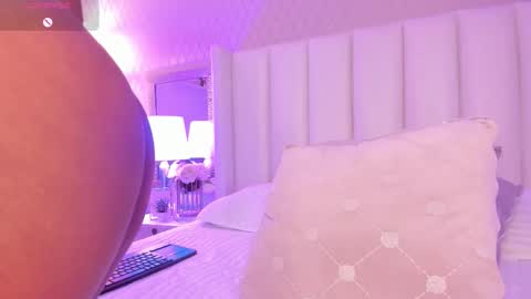 SophiaSmiths online show from November 21, 11:25 pm