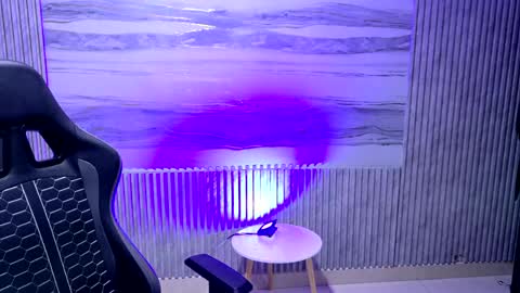 Snapshot of sophie19__ chatting on May 26, 11:06 am sophie online show from May 26, 11:06 am