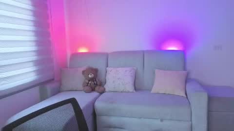 Sophie  online show from May 26, 2:57 pm