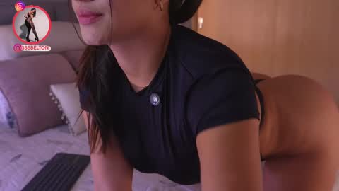 Snapshot of sophie_belton chatting on October 18, 4:19 pm sofia online show from October 18, 4:19 pm