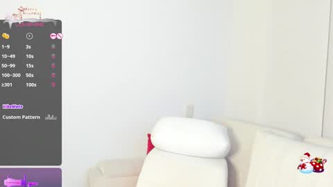 Snapshot of sophie_evanss_ chatting on December 29, 11:08 pm   online show from December 29, 11:08 pm