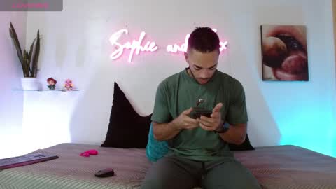 SOPHIE - FOXX online show from May 25, 12:00 pm