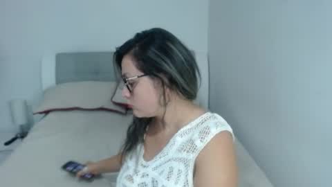 Snapshot of sophie_lopez1 chatting on July 12, 3:08 am Sofa online show from July 12, 3:08 am