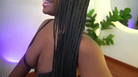 Snapshot of sophie_luvs chatting on June 4, 3:29 pm Sophie online show from June 4, 3:29 pm