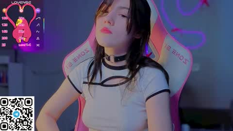 sophie_nomenal_ online show from February 18, 12:12 pm