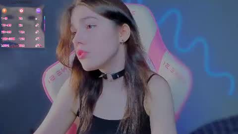 sophie_nomenal_ online show from July 12, 10:23 pm