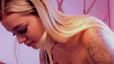 Sophie online show from March 25, 8:15 pm