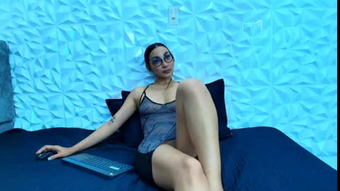 sophie_willow online show from April 18, 8:20 pm