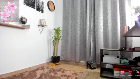 sophiebaker__ online show from November 11, 3:06 am