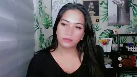 Snapshot of sophiebaley_ chatting on November 9, 9:57 pm Sophie online show from November 9, 9:57 pm