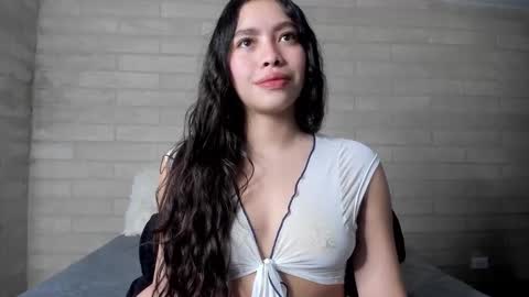 sophiebellucci online show from October 12, 9:08 am