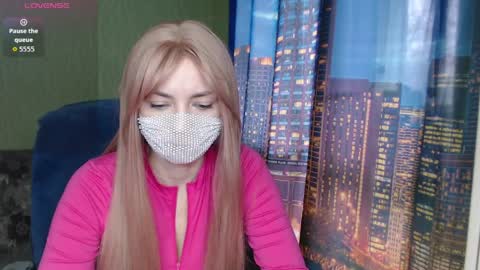 Sophie online show from April 3, 8:12 am