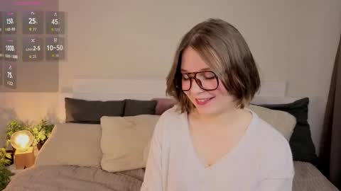 Snapshot of sophieblush chatting on April 25, 5:43 am Sophia online show from April 25, 5:43 am