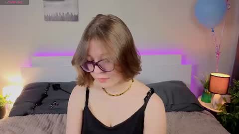 Snapshot of sophieblush chatting on July 14, 10:21 am Sophia online show from July 14, 10:21 am