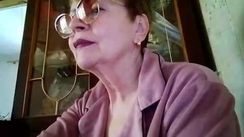 SophieBurnsX online show from May 30, 8:55 am