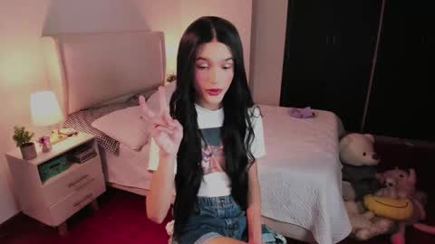 Snapshot of sophiecornett chatting on September 19, 2:13 am    online show from September 19, 2:13 am