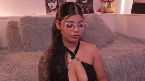 Sophiee  online show from February 11, 6:57 pm