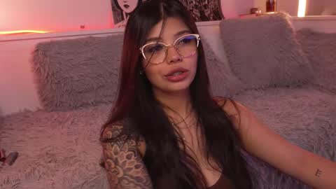 Sophiee  online show from March 9, 6:06 am