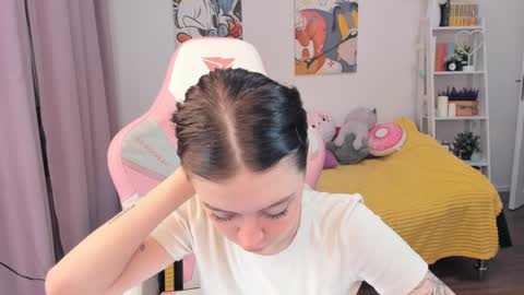 Snapshot of sophiee_lane chatting on December 28, 4:30 am Sophie online show from December 28, 4:30 am