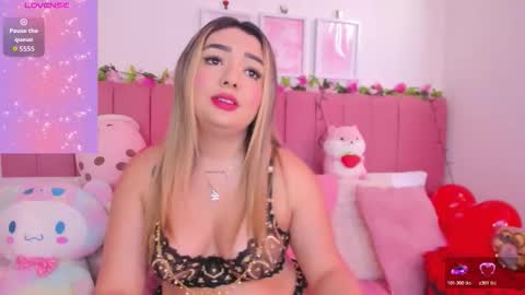 Snapshot of sophiee_rosee chatting on February 15, 4:25 pm sophiee rosee online show from February 15, 4:25 pm