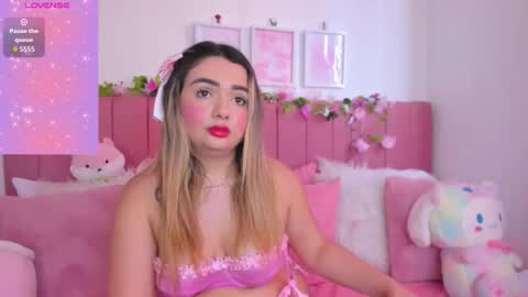 Snapshot of sophiee_rosee chatting on March 16, 6:01 pm sophiee rosee online show from March 16, 6:01 pm