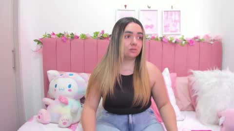 Snapshot of sophiee_rosee chatting on March 21, 8:12 pm sophiee rosee online show from March 21, 8:12 pm