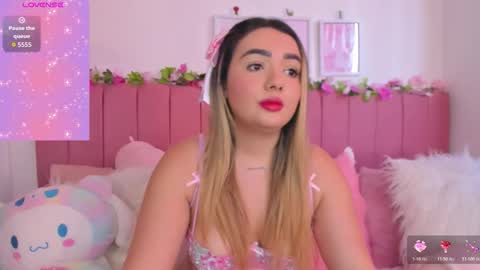Snapshot of sophiee_rosee chatting on March 22, 5:38 pm sophiee rosee online show from March 22, 5:38 pm