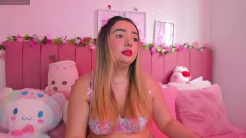 Snapshot of sophiee_rosee chatting on April 5, 4:48 pm sophiee rosee online show from April 5, 4:48 pm