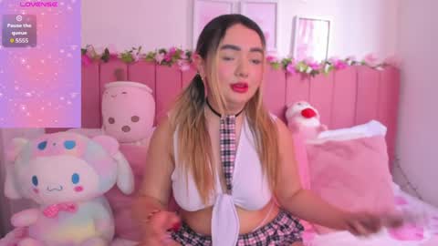 Snapshot of sophiee_rosee chatting on April 9, 5:07 pm sophiee rosee online show from April 9, 5:07 pm