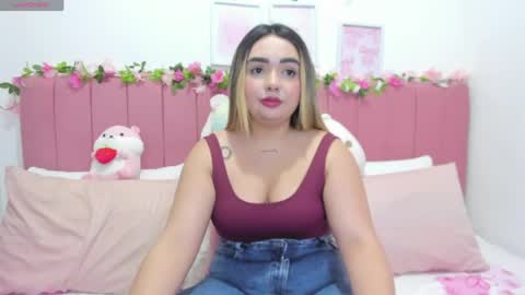 Snapshot of sophiee_rosee chatting on April 22, 11:39 pm sophiee rosee online show from April 22, 11:39 pm