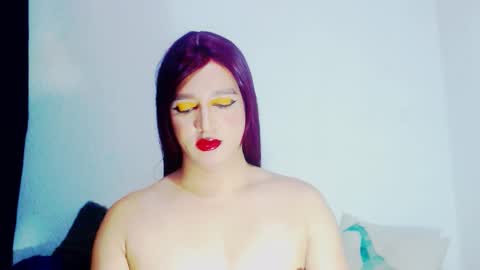 Snapshot of sophiehillsxo chatting on February 15, 12:29 am sophiehillsxo online show from February 15, 12:29 am