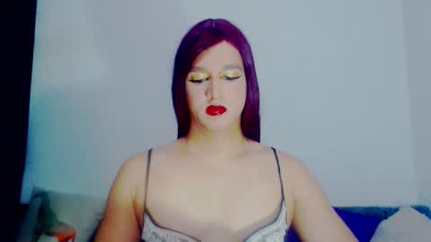Snapshot of sophiehillsxo chatting on February 28, 2:45 am sophiehillsxo online show from February 28, 2:45 am