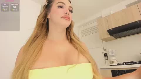 Snapshot of sophiehoney_ts chatting on October 2, 12:50 am SAMANTHA online show from October 2, 12:50 am