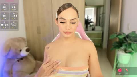 Snapshot of sophiehoney_ts chatting on October 11, 2:48 pm SAMANTHA online show from October 11, 2:48 pm