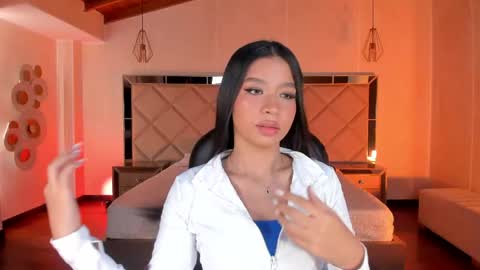 Sophie Houston online show from April 24, 3:09 am