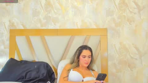 Sophie online show from April 13, 1:38 pm