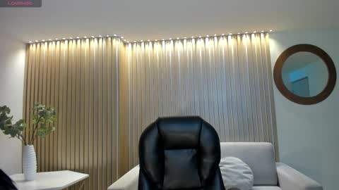 Sophie online show from March 27, 3:45 am