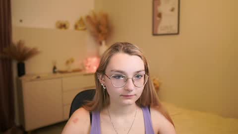 Emma online show from May 28, 1:19 pm