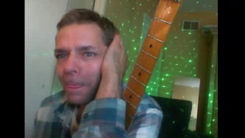 Snapshot of sophiestar12 chatting on December 18, 7:58 am Sophiestar online show from December 18, 7:58 am